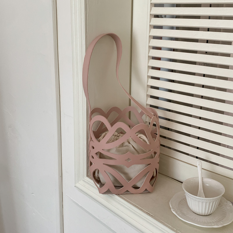 Summer New Hollow Out PU Woven - Women Bags Designer Sale recension och pris