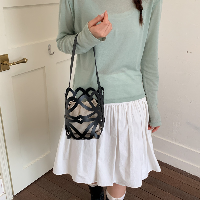 Summer New Hollow Out PU Woven - Women Bags Designer Sale recension och pris